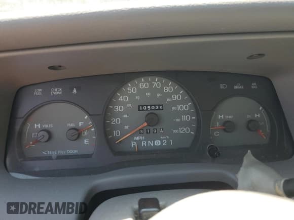 ✅ 1998 Mercury Grand Marquis GS • VIN: 2MEFM74W6WX694062 • Лот: 68069895. Опубликован ранее на Copart с пробегом 105 039 миль. Бесплатный доступ к архиву аукционных продаж из США и подробный отчёт об истории автомобиля на DreamBid. Изображение 9.