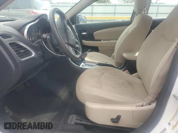 ✅ 2013 Dodge Avenger SE V6 • VIN: 1C3CDZAG7DN512241 • Lot: 85286755. Wystawiony na Copart z przebiegiem 95 954 mil. Bezpłatny archiwum sprzedaży aukcyjnych z USA i szczegółowy raport historii pojazdu na DreamBid. Zdjęcie 7.