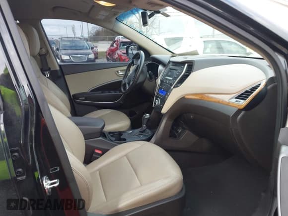 ✅ 2015 Hyundai Santa Fe • VIN: 5XYZU3LA4FG295401 • Лот: 43661856. Опубликован ранее на IAAI с пробегом 103 839 миль. Бесплатный доступ к архиву аукционных продаж из США и подробный отчёт об истории автомобиля на DreamBid. Изображение 5.