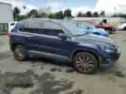 2013 Volkswagen Tiguan SE z VIN WVGAV7AX4DW548866, wystawiony jako Copart lot #50389245 z przebiegiem 121 976 mil mil oraz Nie do naprawy • Non repairable. Historia ofert i sprzedaży dostępna na DreamBid. Obrazek 4.