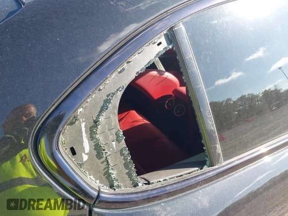 ✅ 2018 Alfa Romeo Giulia Ti Sport • VIN: ZARFAEEN4J7574429 • Лот: 43158939. Опубликован ранее на IAAI с пробегом 73 350 миль. Бесплатный доступ к архиву аукционных продаж из США и подробный отчёт об истории автомобиля на DreamBid. Изображение 6.