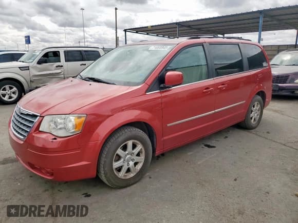 ✅ 2010 Chrysler Town & Country Touring Plus • VIN: 2A4RR8DX7AR358376 • Lot: 71055945. Wystawiony na Copart z przebiegiem 249 295 mil. Bezpłatny archiwum sprzedaży aukcyjnych z USA i szczegółowy raport historii pojazdu na DreamBid. Zdjęcie 1.
