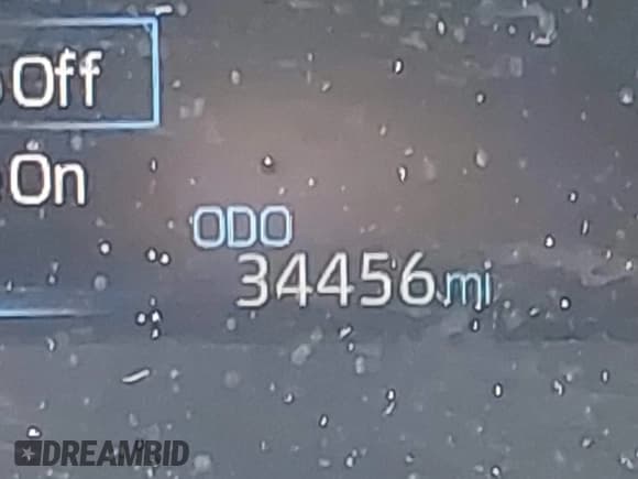 ✅ 2022 Toyota Corolla Cross XLE • VIN: 7MUDAABG1NV035400 • Lot: 43610711. Wystawiony na IAAI z przebiegiem 34 456 mil. Bezpłatny archiwum sprzedaży aukcyjnych z USA i szczegółowy raport historii pojazdu na DreamBid. Zdjęcie 15.