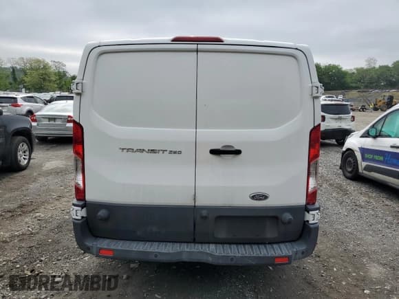 ✅ 2017 Ford Transit • VIN: 1FTYR2YM2HKB51983 • Lot: 56053945. Wystawiony na Copart z przebiegiem 143 786 mil. Bezpłatny archiwum sprzedaży aukcyjnych z USA i szczegółowy raport historii pojazdu na DreamBid. Zdjęcie 6.
