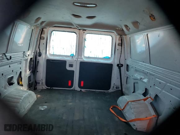 ✅ 2012 Ford Econoline Cargo Recreational • VIN: 1FTNE2EL9CDA11355 • Lot: 75163783. Wystawiony na Copart z przebiegiem 172 584 mil. Bezpłatny archiwum sprzedaży aukcyjnych z USA i szczegółowy raport historii pojazdu na DreamBid. Zdjęcie 10.