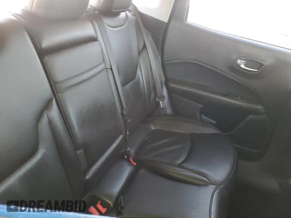 ✅ 2019 Jeep Compass Limited • VIN: 3C4NJDCB2KT697880 • Lot: 87241355. Wystawiony na Copart z przebiegiem 78 373 mil. Bezpłatny archiwum sprzedaży aukcyjnych z USA i szczegółowy raport historii pojazdu na DreamBid. Zdjęcie 11.