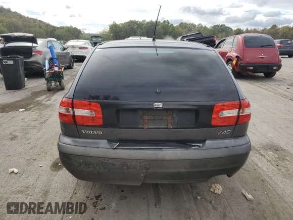 ✅ 2004 Volvo V40 • VIN: YV1VW27564F089135 • Lot: 82517045. Wystawiony na Copart z przebiegiem 182 057 mil. Bezpłatny archiwum sprzedaży aukcyjnych z USA i szczegółowy raport historii pojazdu na DreamBid. Zdjęcie 6.