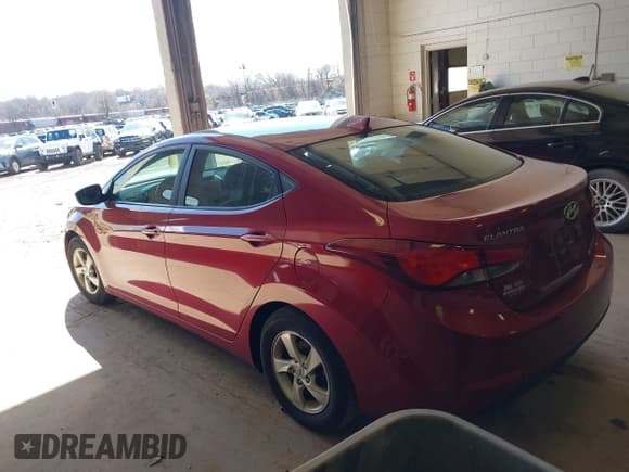 ✅ 2015 Hyundai Elantra SE • VIN: 5NPDH4AE6FH643976 • Lot: 42038030. Listed on IAAI with 150,957 mi. Free auction sales archive from the USA and detailed vehicle history report at DreamBid. Image 3.