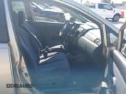 ✅ 2009 Nissan Versa SL • VIN: 3N1BC11E99L386596 • Lot: 43350254. Wystawiony na IAAI z przebiegiem 129 960 mil. Bezpłatny archiwum sprzedaży aukcyjnych z USA i szczegółowy raport historii pojazdu na DreamBid. Zdjęcie 5.