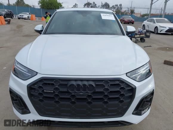✅ 2024 Audi Q5 S line Premium Plus • VIN: WA1E2AFY9R2092465 • Lot: 42090469. Wystawiony na IAAI z przebiegiem 2 835 mil. Bezpłatny archiwum sprzedaży aukcyjnych z USA i szczegółowy raport historii pojazdu na DreamBid. Zdjęcie 12.