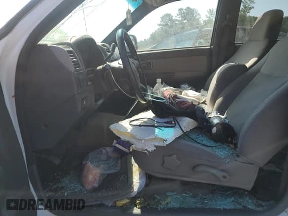 ✅ 2004 Chevrolet Colorado 1SE LS Z71 • VIN: 1GCDT136248163979 • Лот: 59143155. Опубликован ранее на Copart с пробегом 141 134 миль. Бесплатный доступ к архиву аукционных продаж из США и подробный отчёт об истории автомобиля на DreamBid. Изображение 7.