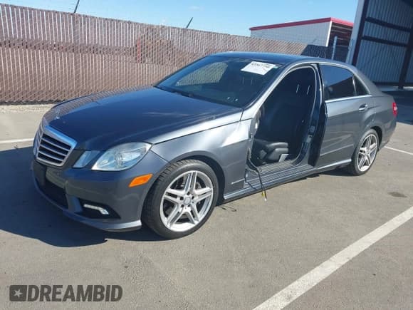 ✅ 2011 Mercedes-Benz E 550 Luxury • VIN: WDDHF7CB5BA266432 • Lot: 43367750. Listed on IAAI with 194,908 mi. Free auction sales archive from the USA and detailed vehicle history report at DreamBid. Image 2.