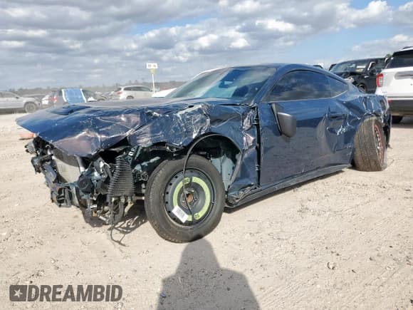 ✅ 2024 Ford Mustang Dark Horse • VIN: 1FA6P8R01R5502075 • Лот: 91444515. Опубликован ранее на Copart с пробегом 21 402 миль. Бесплатный доступ к архиву аукционных продаж из США и подробный отчёт об истории автомобиля на DreamBid. Изображение 1.