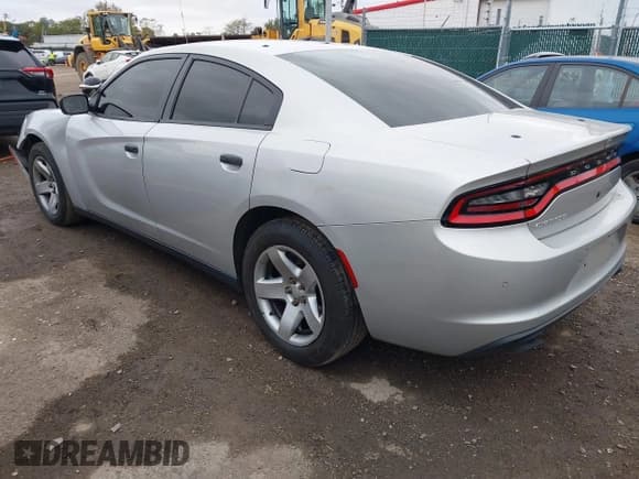 ✅ 2016 Dodge Charger Police • VIN: 2C3CDXATXGH266820 • Lot: 43494443. Listed on IAAI with 226,023 mi. Free auction sales archive from the USA and detailed vehicle history report at DreamBid. Image 3.