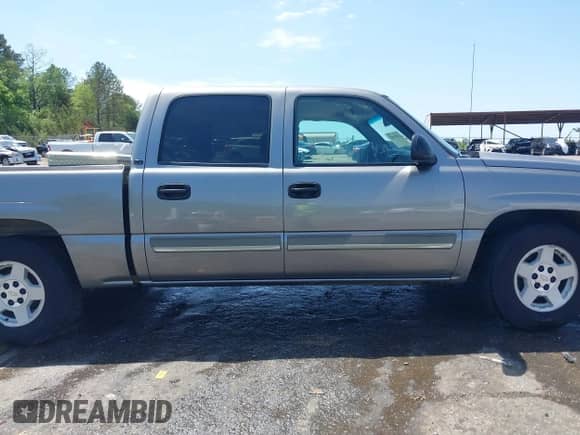 2007 Chevrolet Silverado 1500 LT1 z VIN 2GCEC13Z271162112, wystawiony jako IAAI lot #42003402 z przebiegiem 343 076 mil mil oraz . Historia ofert i sprzedaży dostępna na DreamBid. Obrazek 13.