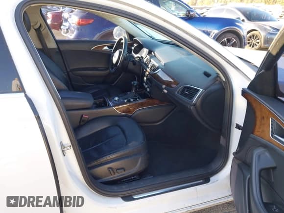 ✅ 2015 Audi A6 Premium • VIN: WAUCFAFC0FN017764 • Lot: 43904692. Wystawiony na IAAI z przebiegiem 142 040 mil. Bezpłatny archiwum sprzedaży aukcyjnych z USA i szczegółowy raport historii pojazdu na DreamBid. Zdjęcie 5.