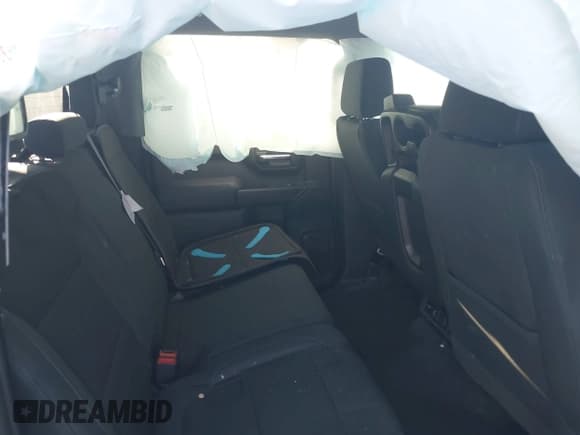 ✅ 2019 Chevrolet Silverado 1500 LT • VIN: 1GCUYDED4KZ136983 • Lot: 43057619. Wystawiony na IAAI z przebiegiem 91 824 mil. Bezpłatny archiwum sprzedaży aukcyjnych z USA i szczegółowy raport historii pojazdu na DreamBid. Zdjęcie 8.