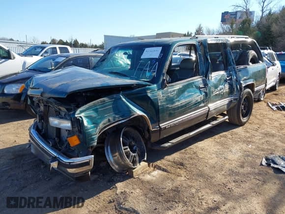 ✅ 1996 GMC Suburban • VIN: 1GKFK16R3TJ703465 • Lot: 41325441. Wystawiony na IAAI z przebiegiem 271 871 mil. Bezpłatny archiwum sprzedaży aukcyjnych z USA i szczegółowy raport historii pojazdu na DreamBid. Zdjęcie 2.