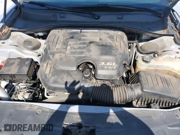 ✅ 2020 Dodge Charger SXT • VIN: 2C3CDXBG9LH195864 • Lot: 84933885. Wystawiony na Copart z przebiegiem 117 589 mil. Bezpłatny archiwum sprzedaży aukcyjnych z USA i szczegółowy raport historii pojazdu na DreamBid. Zdjęcie 11.