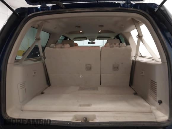 ✅ 2011 Ford Expedition Max XL • VIN: 1FMJK1G5XBEF43069 • Lot: 41462457. Listed on IAAI with 146,866 mi. Free auction sales archive from the USA and detailed vehicle history report at DreamBid. Image 17.