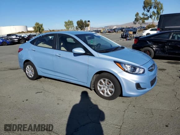 ✅ 2013 Hyundai Accent GLS • VIN: KMHCT4AE7DU443021 • Лот: 79218364. Опубликован ранее на Copart с пробегом 147 218 миль. Бесплатный доступ к архиву аукционных продаж из США и подробный отчёт об истории автомобиля на DreamBid. Изображение 4.