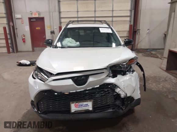 ✅ 2025 Toyota Corolla Cross Hybrid S • VIN: 7MUFBABG6SV073108 • Lot: 42275782. Listed on IAAI with 1,152 mi. Free auction sales archive from the USA and detailed vehicle history report at DreamBid. Image 12.