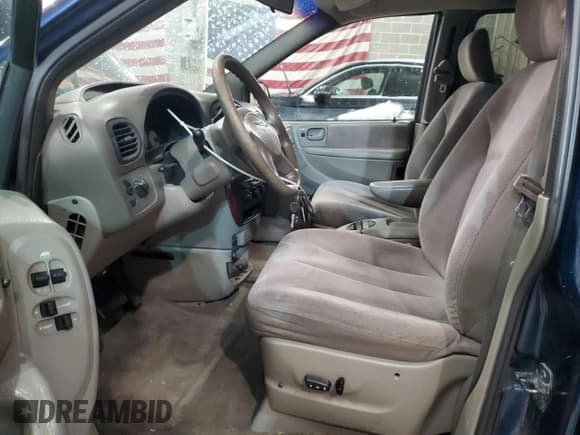 ✅ 2001 Chrysler Town & Country EX • VIN: 2C4GP74LX1R294828 • Лот: 47598795. Опубликован ранее на Copart с пробегом 214 874 миль. Бесплатный доступ к архиву аукционных продаж из США и подробный отчёт об истории автомобиля на DreamBid. Изображение 7.