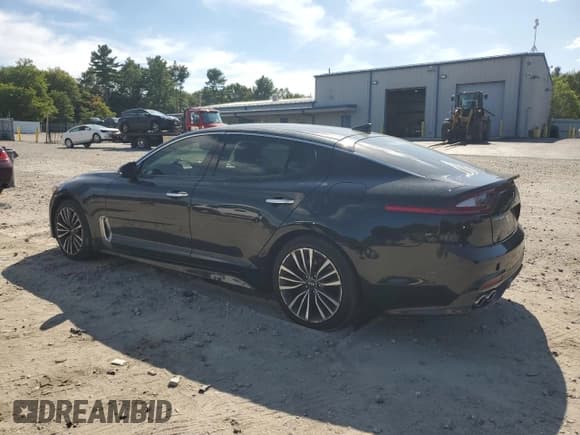✅ 2018 Kia Stinger Premium • VIN: KNAE25LA9J6017120 • Lot: 71997995. Wystawiony na Copart z przebiegiem 100 100 mil. Bezpłatny archiwum sprzedaży aukcyjnych z USA i szczegółowy raport historii pojazdu na DreamBid. Zdjęcie 2.