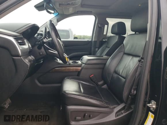 ✅ 2016 Chevrolet Suburban LT • VIN: 1GNSKHKC9GR310959 • Lot: 73182234. Wystawiony na Copart z przebiegiem 192 907 mil. Bezpłatny archiwum sprzedaży aukcyjnych z USA i szczegółowy raport historii pojazdu na DreamBid. Zdjęcie 7.