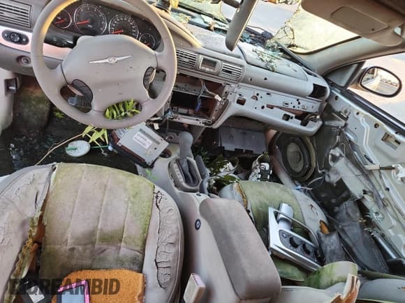 ✅ 2006 Chrysler Sebring Touring • VIN: 1C3EL55R66N151927 • Lot: 89681215. Wystawiony na Copart z przebiegiem Nie podano. Bezpłatny archiwum sprzedaży aukcyjnych z USA i szczegółowy raport historii pojazdu na DreamBid. Zdjęcie 8.