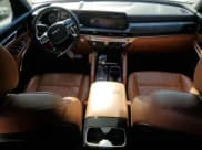 ✅ 2024 Kia Telluride SX Prestige X-Line • VIN: 5XYP5DGCXRG432982 • Lot: 93007055. Wystawiony na Copart z przebiegiem 19 086 mil. Bezpłatny archiwum sprzedaży aukcyjnych z USA i szczegółowy raport historii pojazdu na DreamBid. Zdjęcie 8.