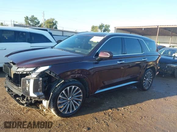 ✅ 2023 Hyundai Palisade Calligraphy • VIN: KM8R74GEXPU642705 • Lot: 43240972. Wystawiony na IAAI z przebiegiem 50 509 mil mil. Skorzystaj z bezpłatnego archiwum sprzedaży aukcyjnych z USA i zobacz szczegółowy raport historii pojazdu na DreamBid. Zdjęcie 2.