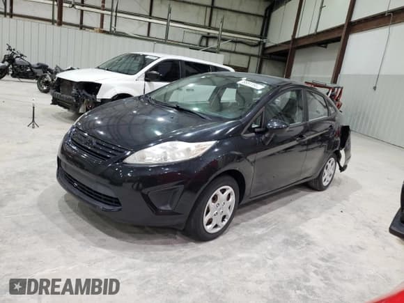 ✅ 2013 Ford Fiesta S • VIN: 3FADP4AJ5DM107100 • Lot: 85511955. Wystawiony na Copart z przebiegiem 194 329 mil. Bezpłatny archiwum sprzedaży aukcyjnych z USA i szczegółowy raport historii pojazdu na DreamBid. Zdjęcie 1.