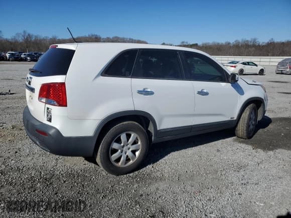 ✅ 2011 Kia Sorento LX • VIN: 5XYKTCA19BG021855 • Lot: 41626095. Listed on Copart with 157,453 mi. Free auction sales archive from the USA and detailed vehicle history report at DreamBid. Image 3.