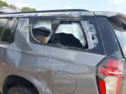 ✅ 2022 Chevrolet Suburban • VIN: 1GNSCEKT2NR124124 • Lot: 42671471. Wystawiony na IAAI z przebiegiem Nie podano. Bezpłatny archiwum sprzedaży aukcyjnych z USA i szczegółowy raport historii pojazdu na DreamBid. Zdjęcie 6.