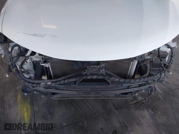 ✅ 2019 Nissan Rogue S • VIN: 5N1AT2MVXKC702563 • Lot: 43230315. Wystawiony na IAAI z przebiegiem 122 615 mil. Bezpłatny archiwum sprzedaży aukcyjnych z USA i szczegółowy raport historii pojazdu na DreamBid. Zdjęcie 6.