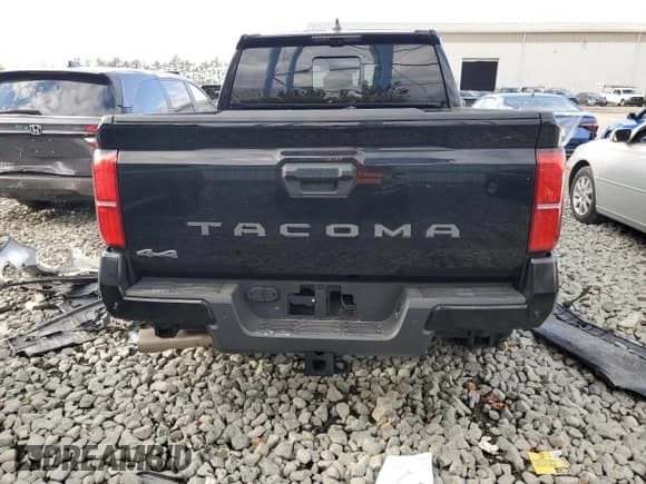 ✅ 2024 Toyota Tacoma TRD Sport • VIN: 3TMLB5JN2RM015625 • Лот: 86777395. Опубликован ранее на Copart с пробегом 10 753 миль. Бесплатный доступ к архиву аукционных продаж из США и подробный отчёт об истории автомобиля на DreamBid. Изображение 6.