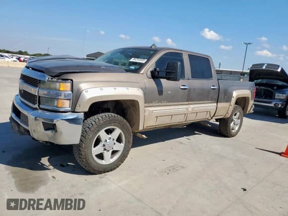 2015 Chevrolet Silverado 2500HD LTZ с VIN 1GC1KWE84FF104240, выставлен на аукционе Copart как лот 84268505 с пробегом 361 305 миль миль и Списание • Salvage title. История ставок и продаж доступна на DreamBid. Изображение 1.