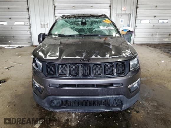 ✅ 2020 Jeep Compass Altitude • VIN: 3C4NJCBBXLT159084 • Лот: 92313375. Опубликован ранее на Copart с пробегом 99 790 миль. Бесплатный доступ к архиву аукционных продаж из США и подробный отчёт об истории автомобиля на DreamBid. Изображение 5.