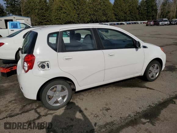 ✅ 2010 Chevrolet Aveo 1LT • VIN: KL1TD6DE6AB090892 • Лот: 46935725. Опубликован ранее на Copart с пробегом 82 632 миль. Бесплатный доступ к архиву аукционных продаж из США и подробный отчёт об истории автомобиля на DreamBid. Изображение 3.