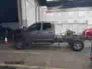 2004 Dodge 3500 ST z VIN 3D7LU38C34G264693, wystawiony jako IAAI lot #41078087 z przebiegiem 201 833 mil mil oraz . Historia ofert i sprzedaży dostępna na DreamBid. Obrazek 15.