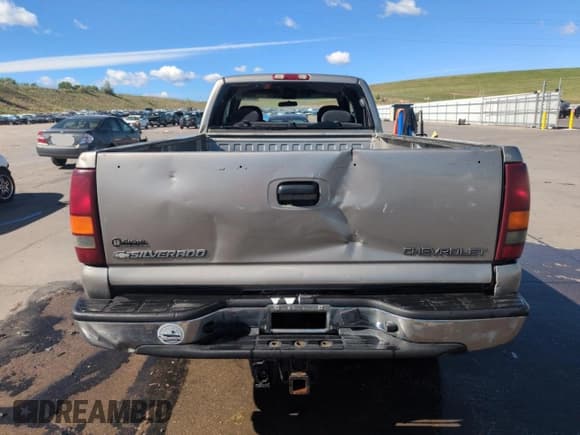 ✅ 2002 Chevrolet Silverado 2500HD LS • VIN: 1GCHK29192E266062 • Лот: 57260585. Опубликован ранее на Copart с пробегом 198 676 миль. Бесплатный доступ к архиву аукционных продаж из США и подробный отчёт об истории автомобиля на DreamBid. Изображение 6.
