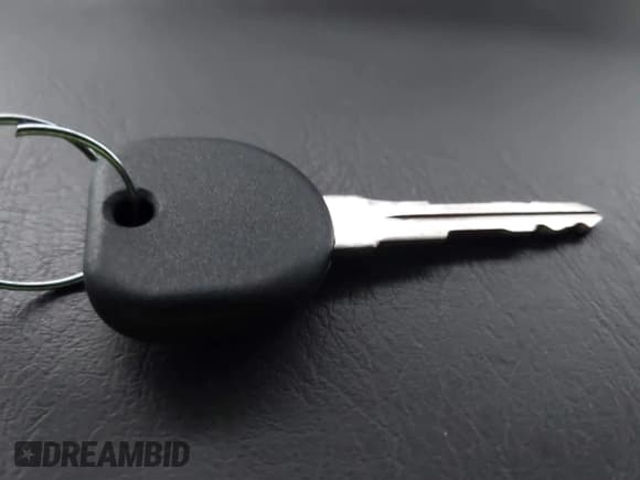 ✅ 2002 Cadillac DeVille • VIN: 1G6KD54YX2U263573 • Lot: 42972103. Wystawiony na IAAI z przebiegiem 145 564 mil. Bezpłatny archiwum sprzedaży aukcyjnych z USA i szczegółowy raport historii pojazdu na DreamBid. Zdjęcie 11.