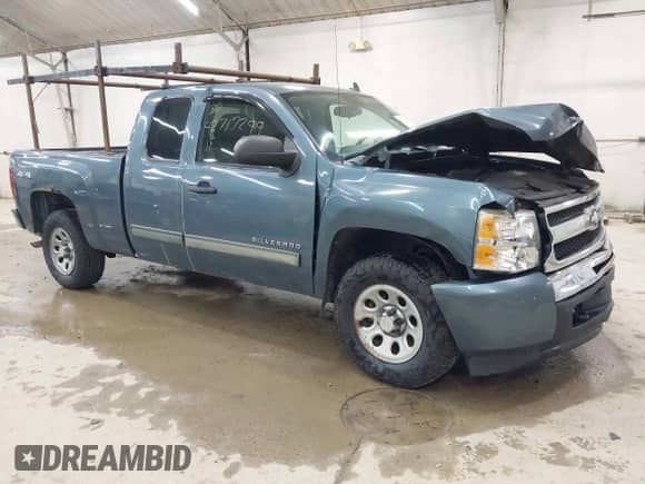 ✅ 2011 Chevrolet Silverado 1500 LS • VIN: 1GCRKREA8BZ268901 • Lot: 42717299. Wystawiony na IAAI z przebiegiem 117 725 mil mil. Skorzystaj z bezpłatnego archiwum sprzedaży aukcyjnych z USA i zobacz szczegółowy raport historii pojazdu na DreamBid. Zdjęcie 1.