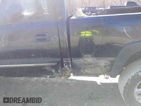 ✅ 2005 Chevrolet Silverado 2500HD LS • VIN: 1GCHK23U65F800202 • Lot: 41501212. Wystawiony na IAAI z przebiegiem 247 454 mil. Bezpłatny archiwum sprzedaży aukcyjnych z USA i szczegółowy raport historii pojazdu na DreamBid. Zdjęcie 18.