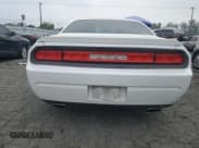 ✅ 2010 Dodge Challenger R/T Classic • VIN: 2B3CJ5DT0AH300633 • Lot: 76148344. Wystawiony na Copart z przebiegiem 193 504 mil. Bezpłatny archiwum sprzedaży aukcyjnych z USA i szczegółowy raport historii pojazdu na DreamBid. Zdjęcie 6.