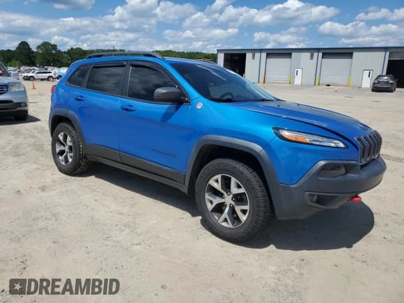 ✅ 2018 Jeep Cherokee Trailhawk • VIN: 1C4PJMBB4JD526014 • Лот: 58728255. Опубликован ранее на Copart с пробегом 76 655 миль. Бесплатный доступ к архиву аукционных продаж из США и подробный отчёт об истории автомобиля на DreamBid. Изображение 4.