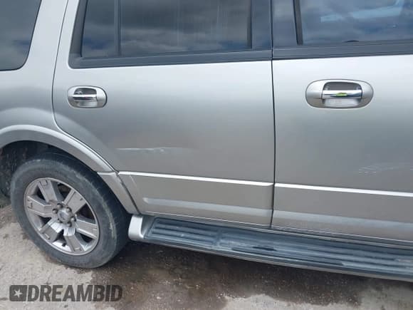 ✅ 2008 Ford Expedition Limited • VIN: 1FMFU19568LA31617 • Лот: 42058997. Опубликован ранее на IAAI с пробегом 223 692 миль. Бесплатный доступ к архиву аукционных продаж из США и подробный отчёт об истории автомобиля на DreamBid. Изображение 6.