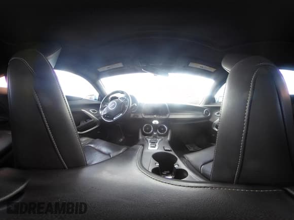 ✅ 2016 Chevrolet Camaro 2LT • VIN: 1G1FD1RS9G0134744 • Lot: 42127460. Wystawiony na IAAI z przebiegiem Nie podano. Bezpłatny archiwum sprzedaży aukcyjnych z USA i szczegółowy raport historii pojazdu na DreamBid. Zdjęcie 17.