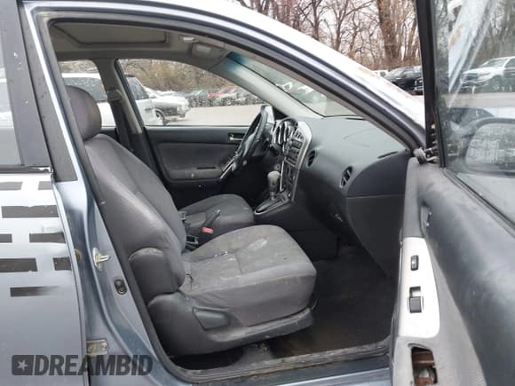 ✅ 2004 Toyota Matrix Std • VIN: 2T1KR32E24C314589 • Lot: 43770514. Wystawiony na IAAI z przebiegiem 231 854 mil. Bezpłatny archiwum sprzedaży aukcyjnych z USA i szczegółowy raport historii pojazdu na DreamBid. Zdjęcie 5.